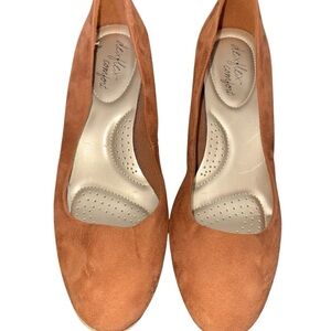 DexFlex Comfort Women's Tan Pumps